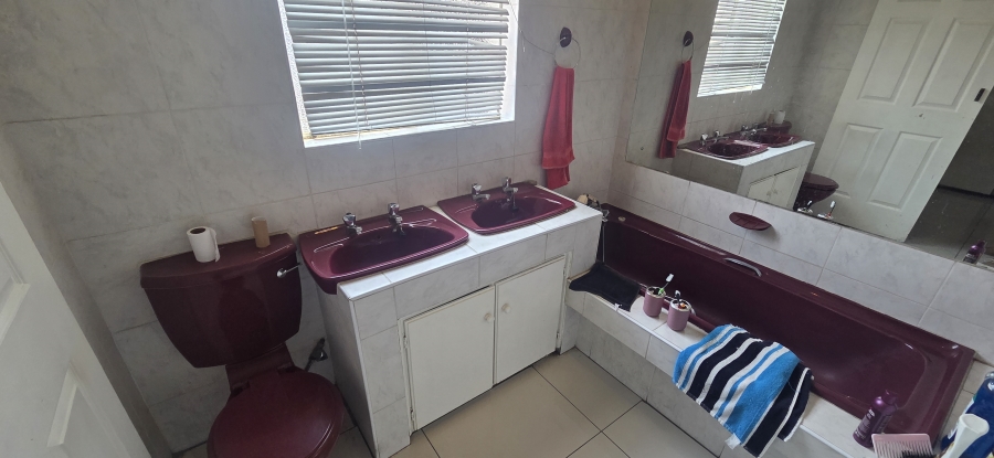 3 Bedroom Property for Sale in Northview Northern Cape